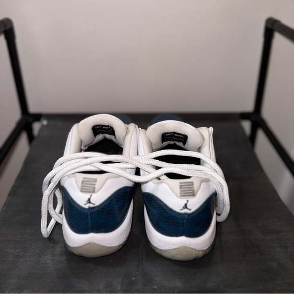 Air Jordans 11 - Picture 5 of 5